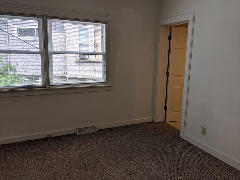 358 Augusta Ave — Photo 10