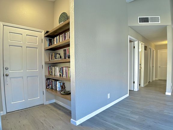 3rd image of 215 Canyon Terrace Dr #1