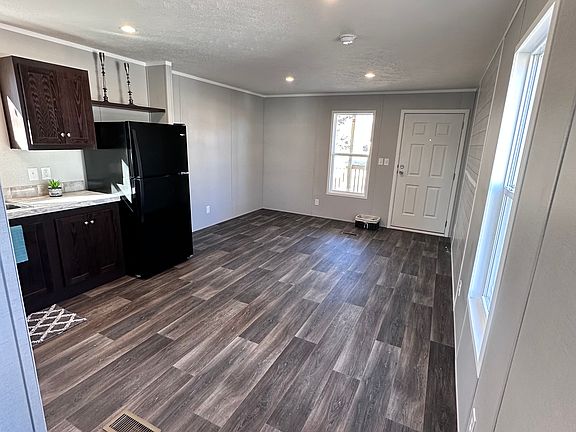 5th image of 210 12th St Lot 3