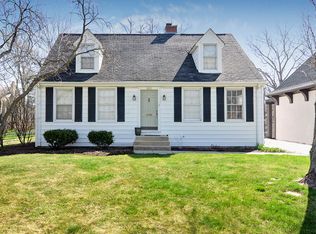 825 S Vine St, Hinsdale, IL 60521