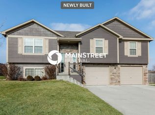 418 Buffalo Ct, Raymore, MO 64083