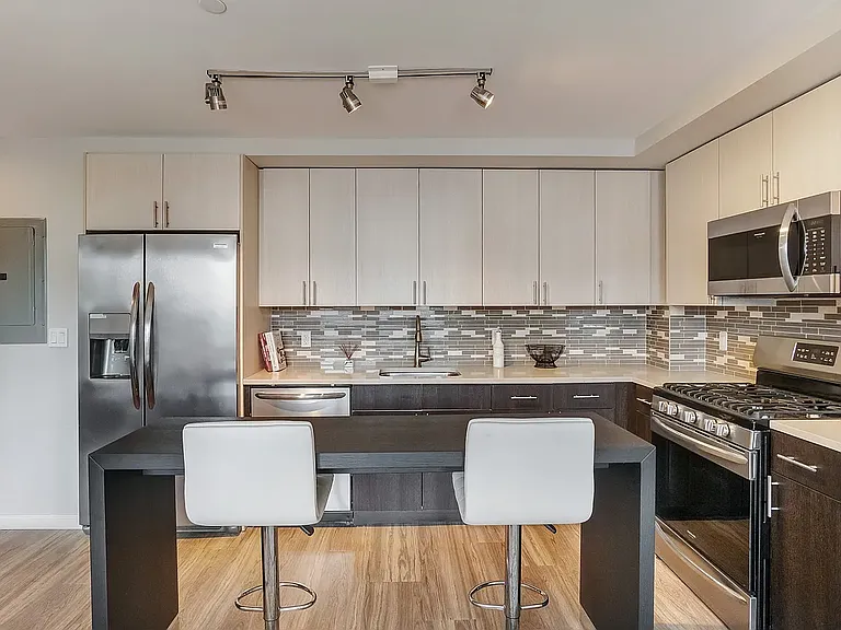 178-02 Hillside Ave #320 — Photo 7