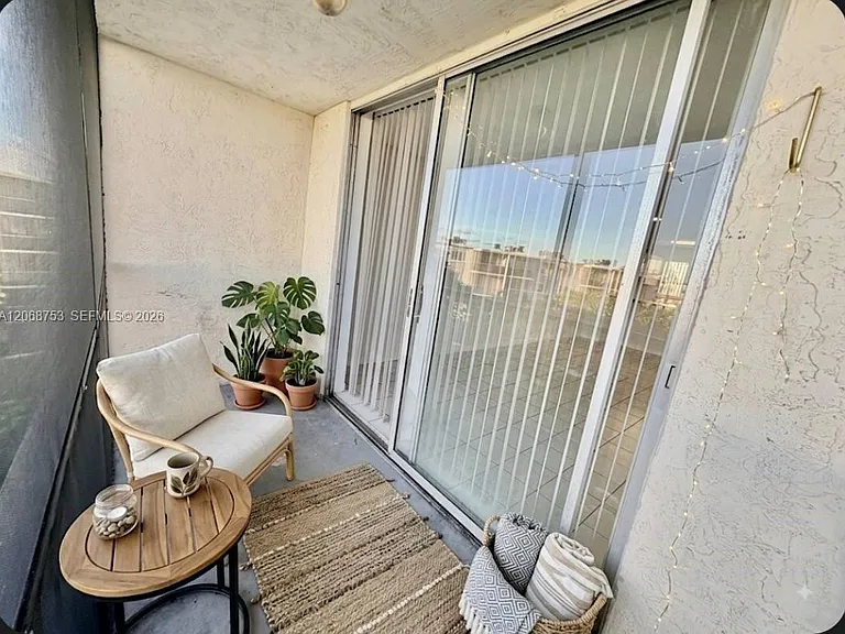 8750 N Sherman Cir #505 — Photo 27