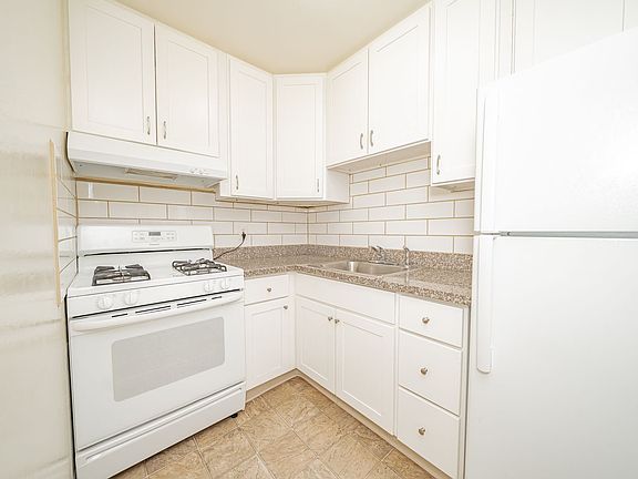 5th image of 825 Orchard Ave APT 34