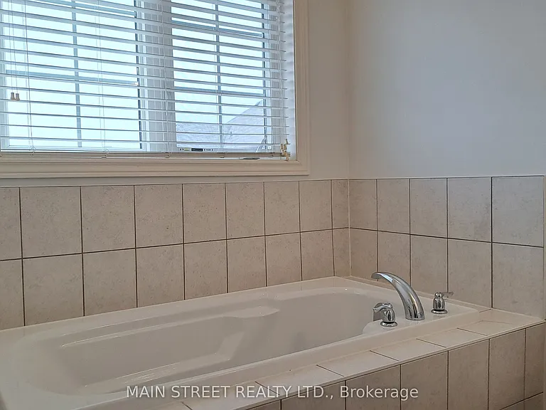 7 Roy Grove Way — Photo 34