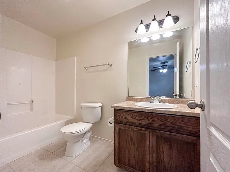 5419 Lost Hills Trl — Photo 1