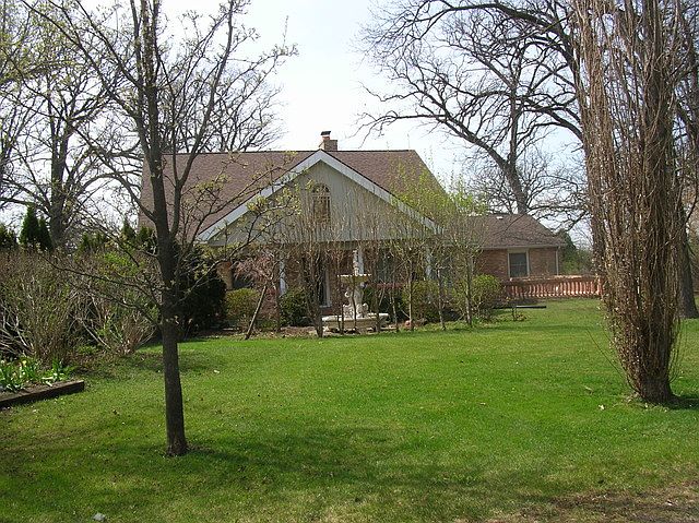1st image of 9620 Oak Ln