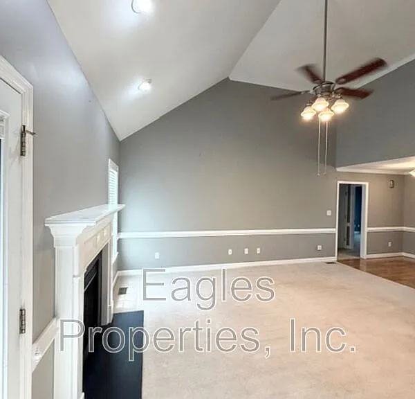 200 Myrna Dr — Photo 6