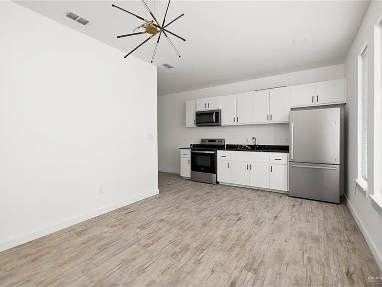 1429 W Harrison Ave #3 — Photo 3