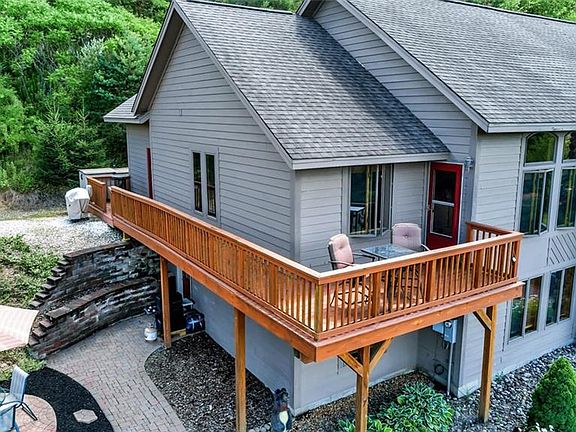 2nd image of 7 McKinley Dr