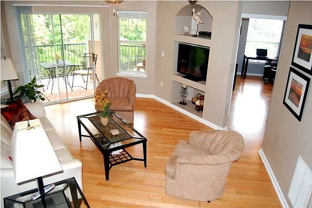 2nd image of 1300 Park Blvd #711