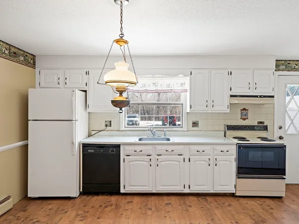 4 Shawsheen Rd Unit 2, Lawrence, MA 01843