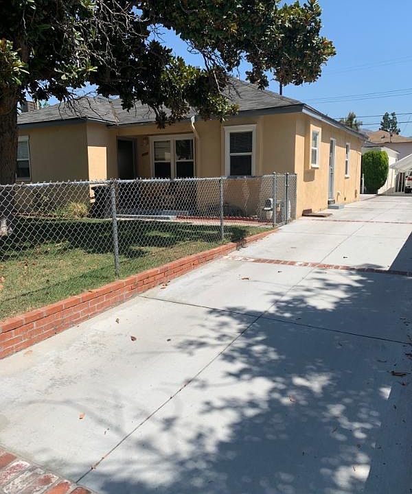 1st image of 2300 N Catalina St
