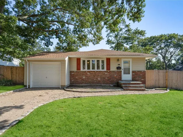 46 Elliot Street, Islip, NY 11751