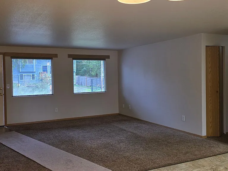 2261 E Crestview Dr — Photo 8