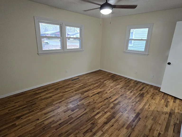 1472 E Berkeley St — Photo 13