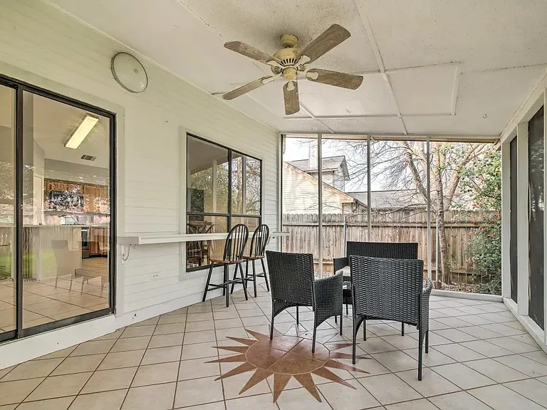 906 Elmwood Trl — Photo 11