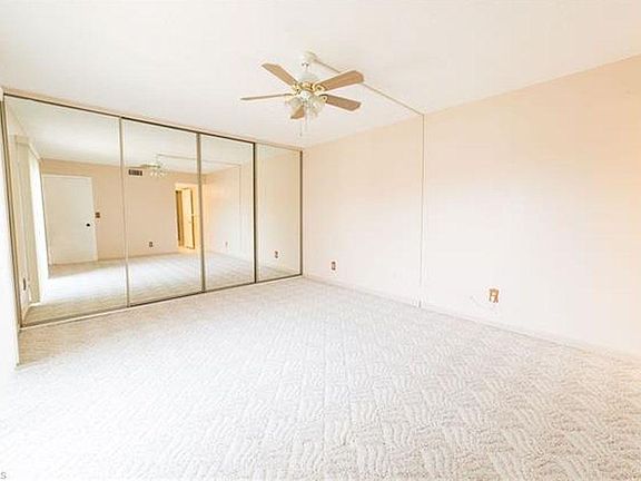 3rd image of 1444 Park Shore Cir APT 4
