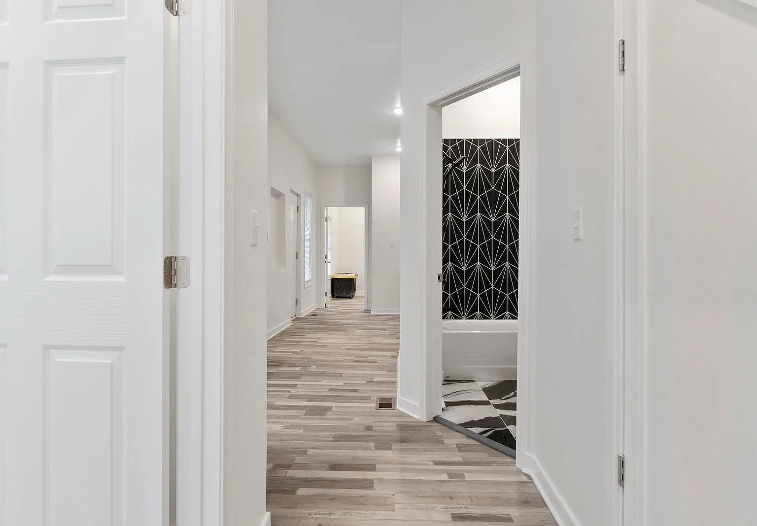 2 bed, 1.0 bath, 800 sqft, $1,625 — Photo 4