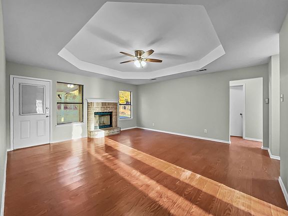 3rd image of 5009 Ridgehaven Dr