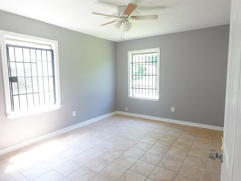 7226 Miley St — Photo 3