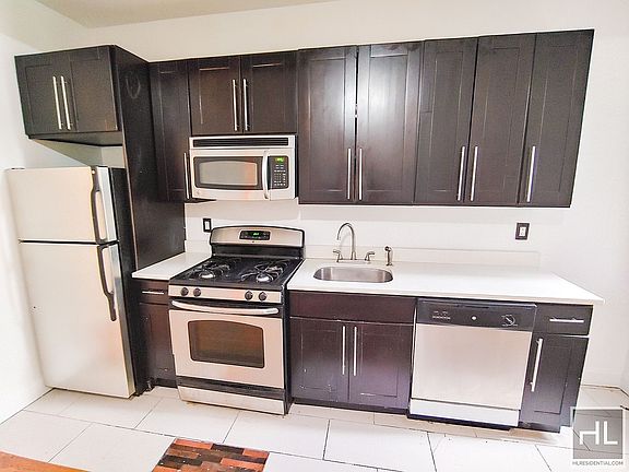 3rd image of 213 W 135th St APT 1A