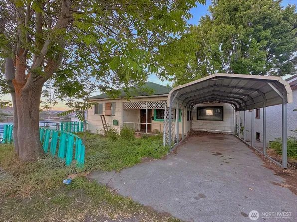 111 Young Street, Grand Coulee, WA 99133