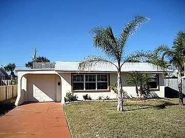 1st image of 7 Poinsettia Dr