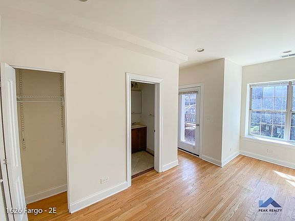 3rd image of 1626 W Fargo Ave #3E