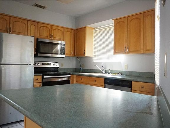 4th image of 1721 Foxhall Cir #307