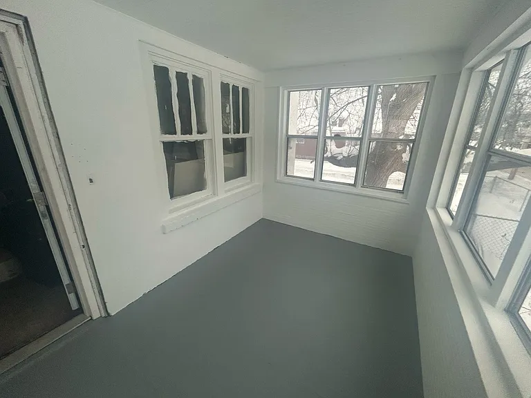 938 W Lafayette Ave — Photo 12