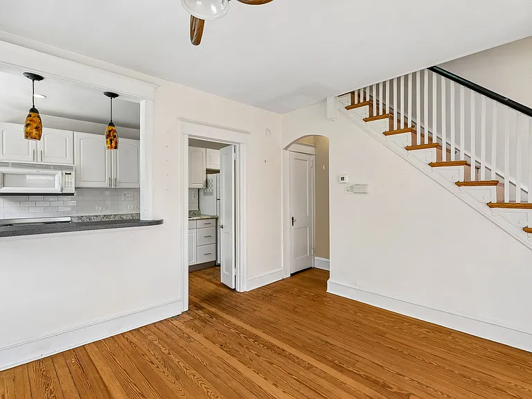527 S 7th St — Photo 3