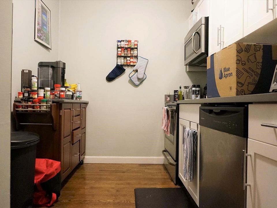 1st image of 45 Carlton St #25A