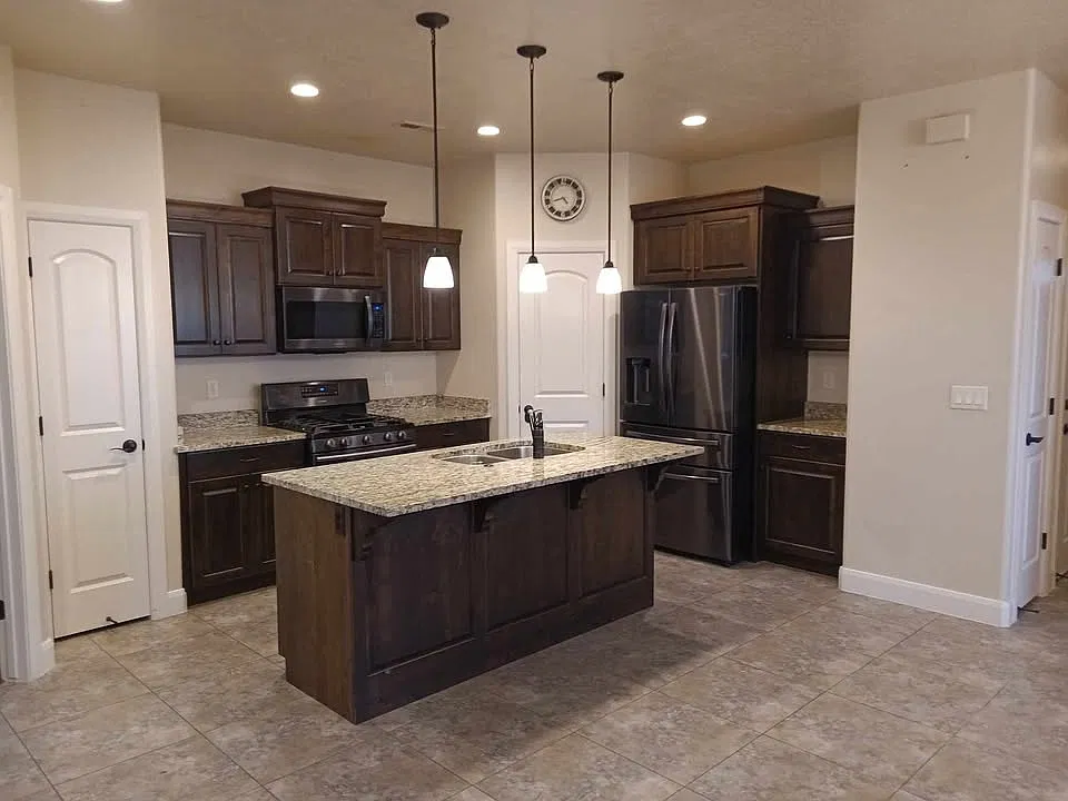 2 bed, 1.5 bath, 1250 sqft, $1,800 — Photo 1