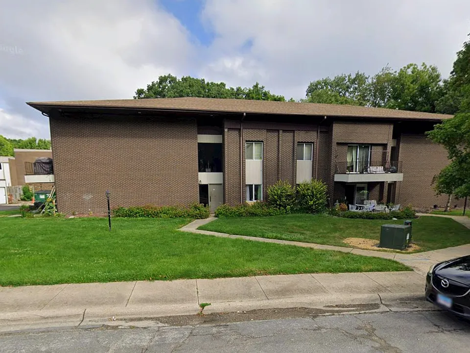 12217 N Woodcrest Dr