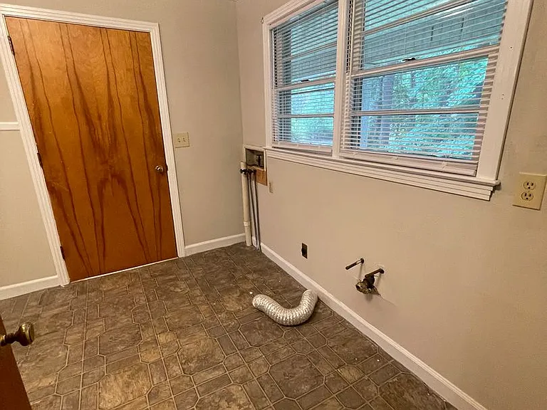 2902 Tramway Rd — Photo 16