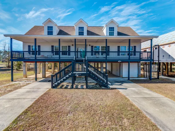 233 Fernwood Dr, Pass Christian, MS 39571