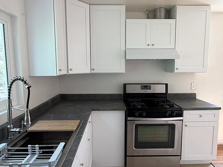 2421 N Beachwood Dr #2 — Photo 7