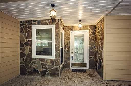 2nd image of 2103 Tradewinds Dr
