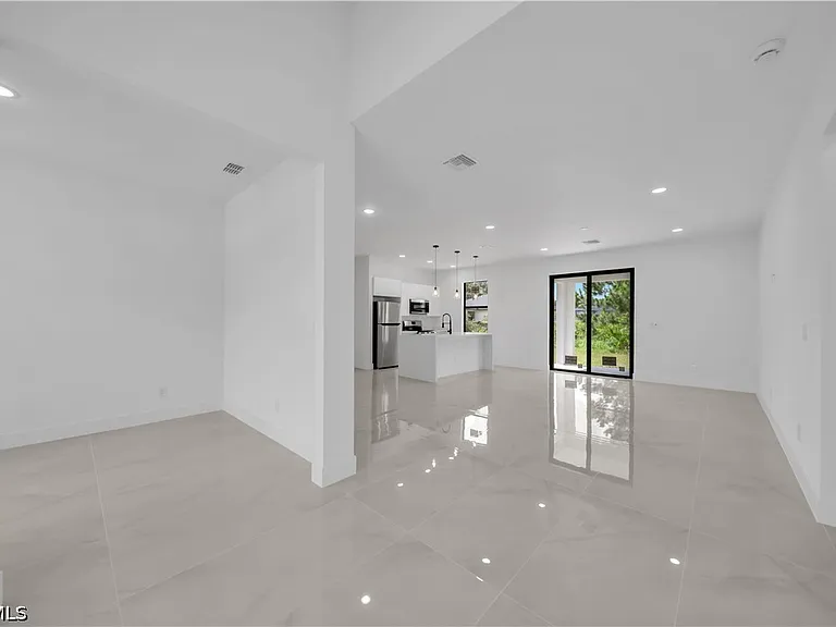 2509 50th St W — Photo 34