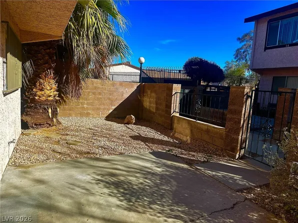 4338 Caliente St APT 15, Las Vegas, NV 89119