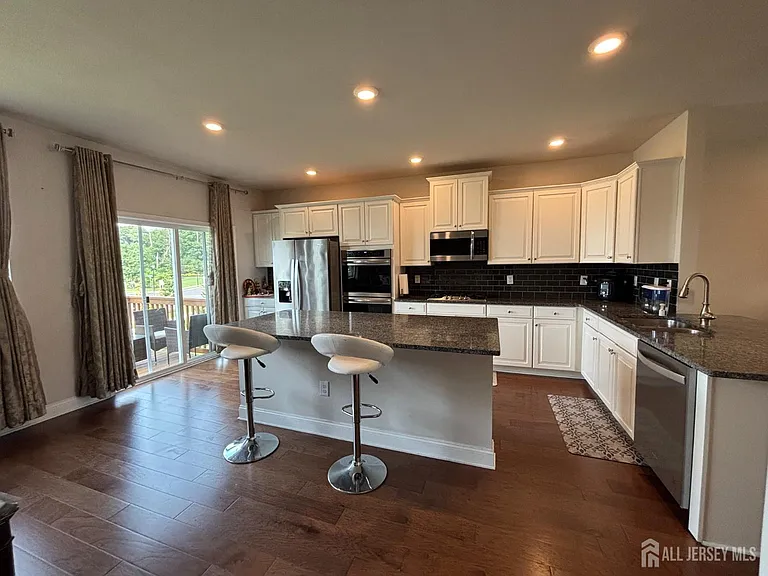 1002 Hights Farm Rd N — Photo 17