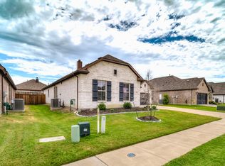 401 Lake Cove Dr, Little Elm, TX 75068