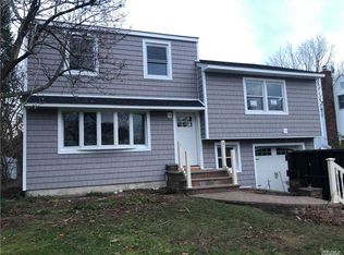 14 Garnet Ln, Plainview, NY 11803