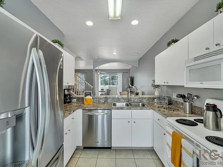 S Beach Cir — Photo 10