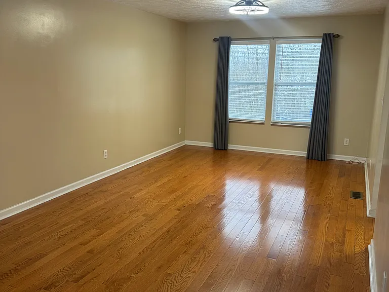 1078 Shawnee Ridge Dr — Photo 5