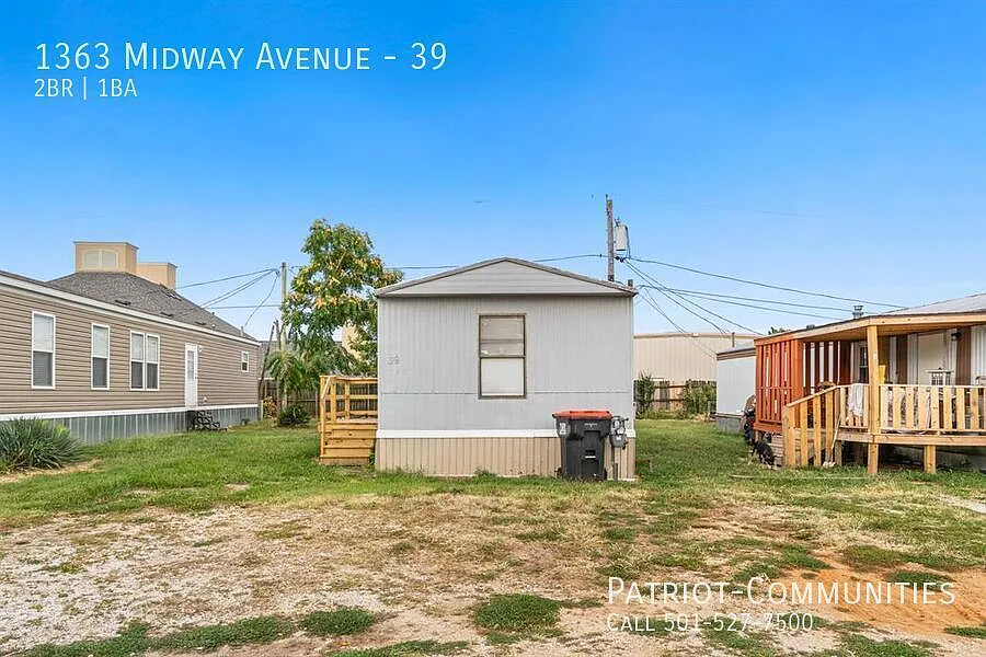 2 bed, $910 — Photo 2
