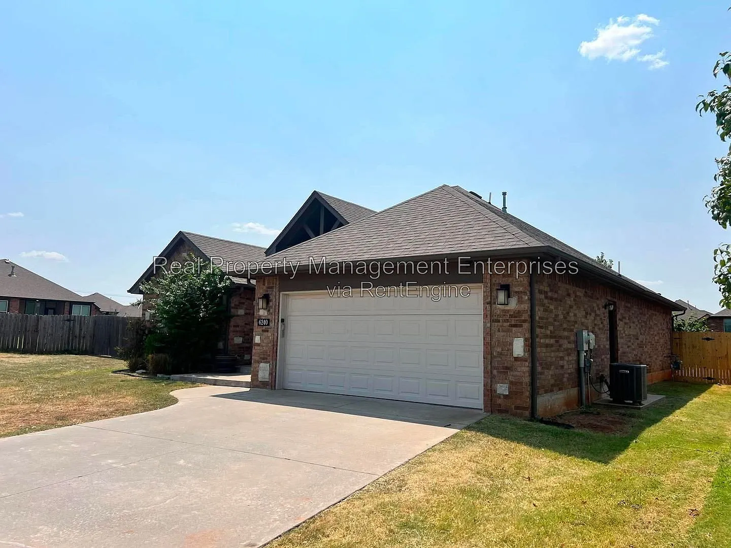 3 bed, 2.0 bath, 1576 sqft, $1,800 — Photo 3