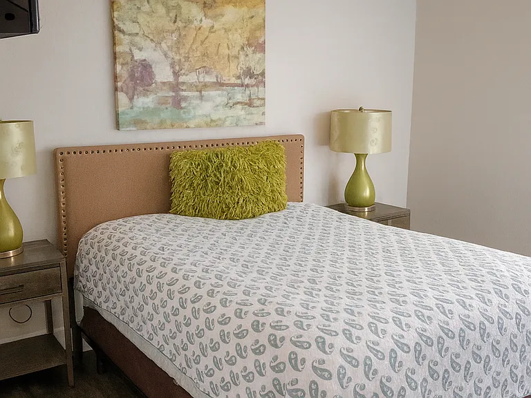 1302 Danbury Sq #A — Photo 25
