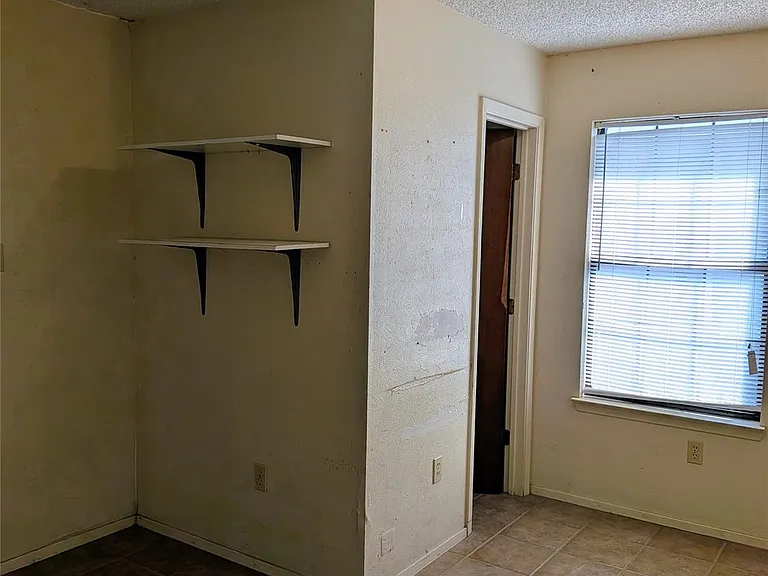 1507 Earle St — Photo 14